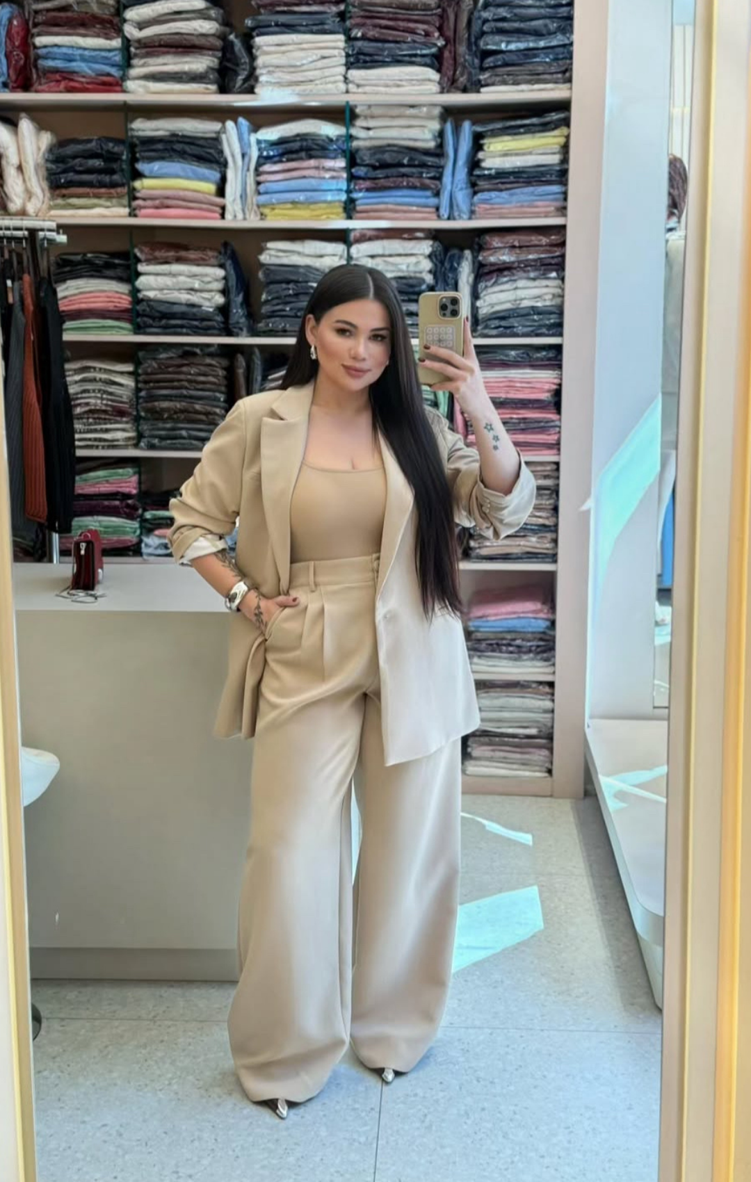 Calça Plus Size Pantalona em Alfaiataria