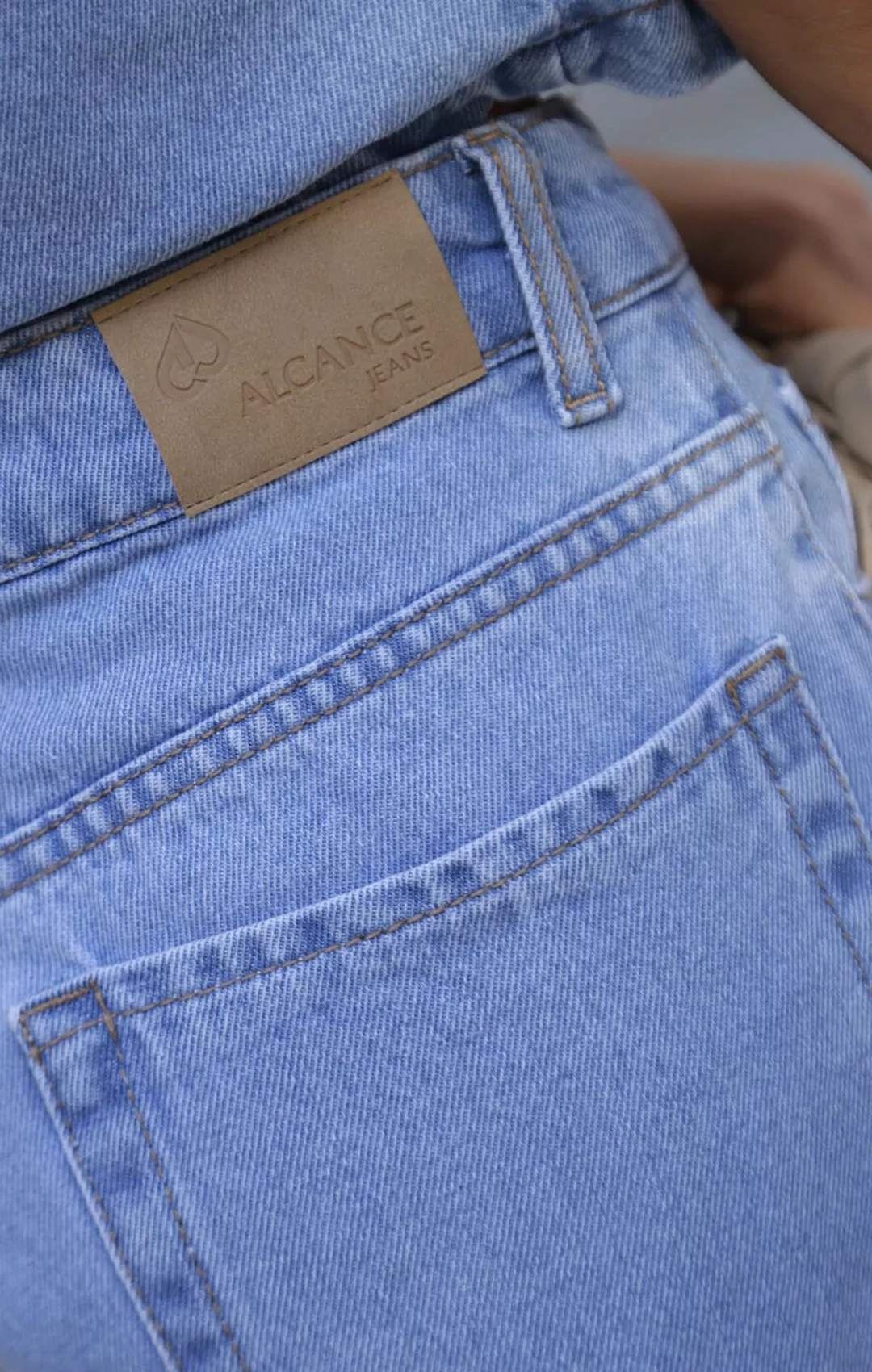 Calça Reta Essentials Jeans