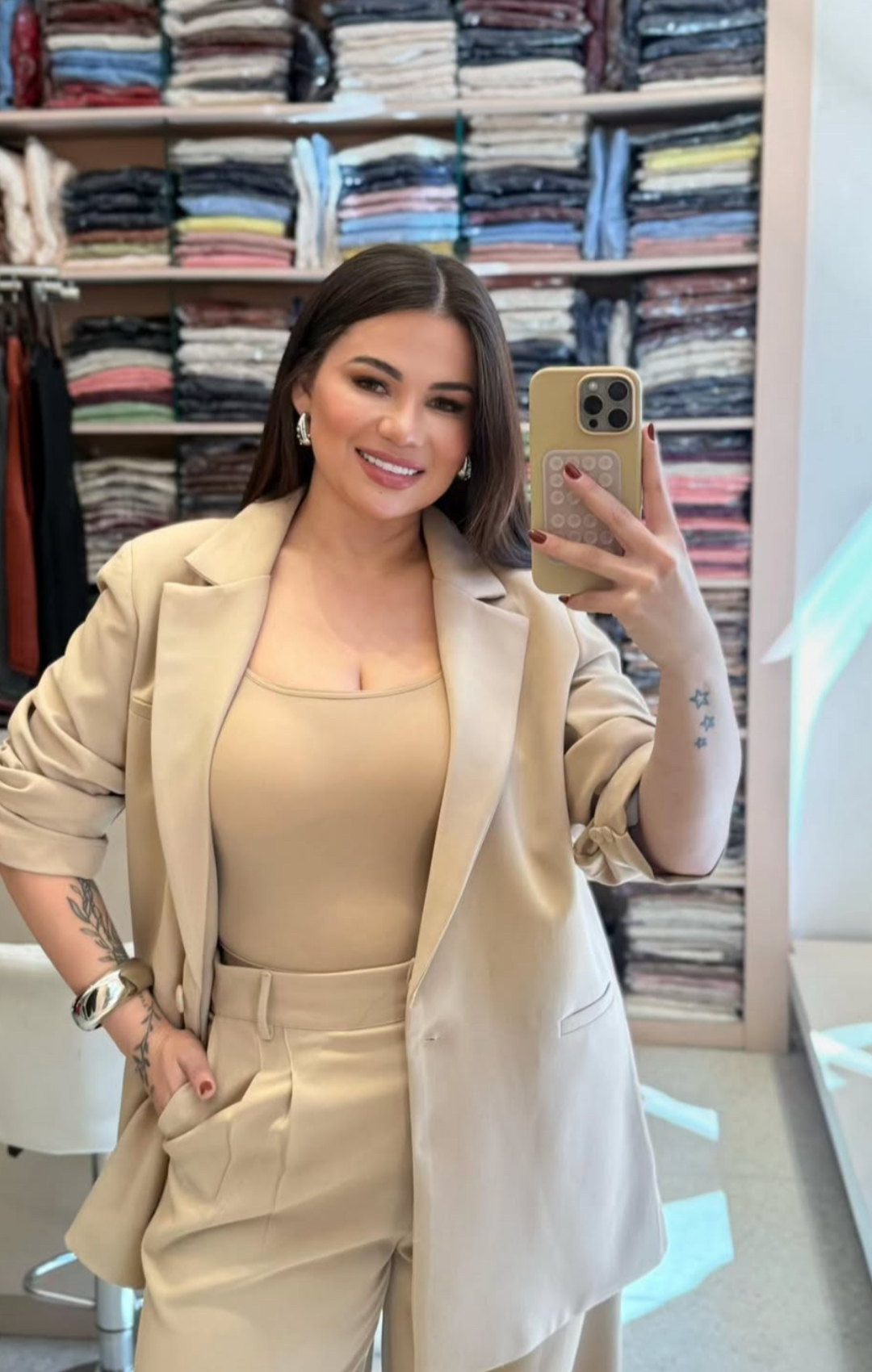Calça Plus Size Pantalona em Alfaiataria