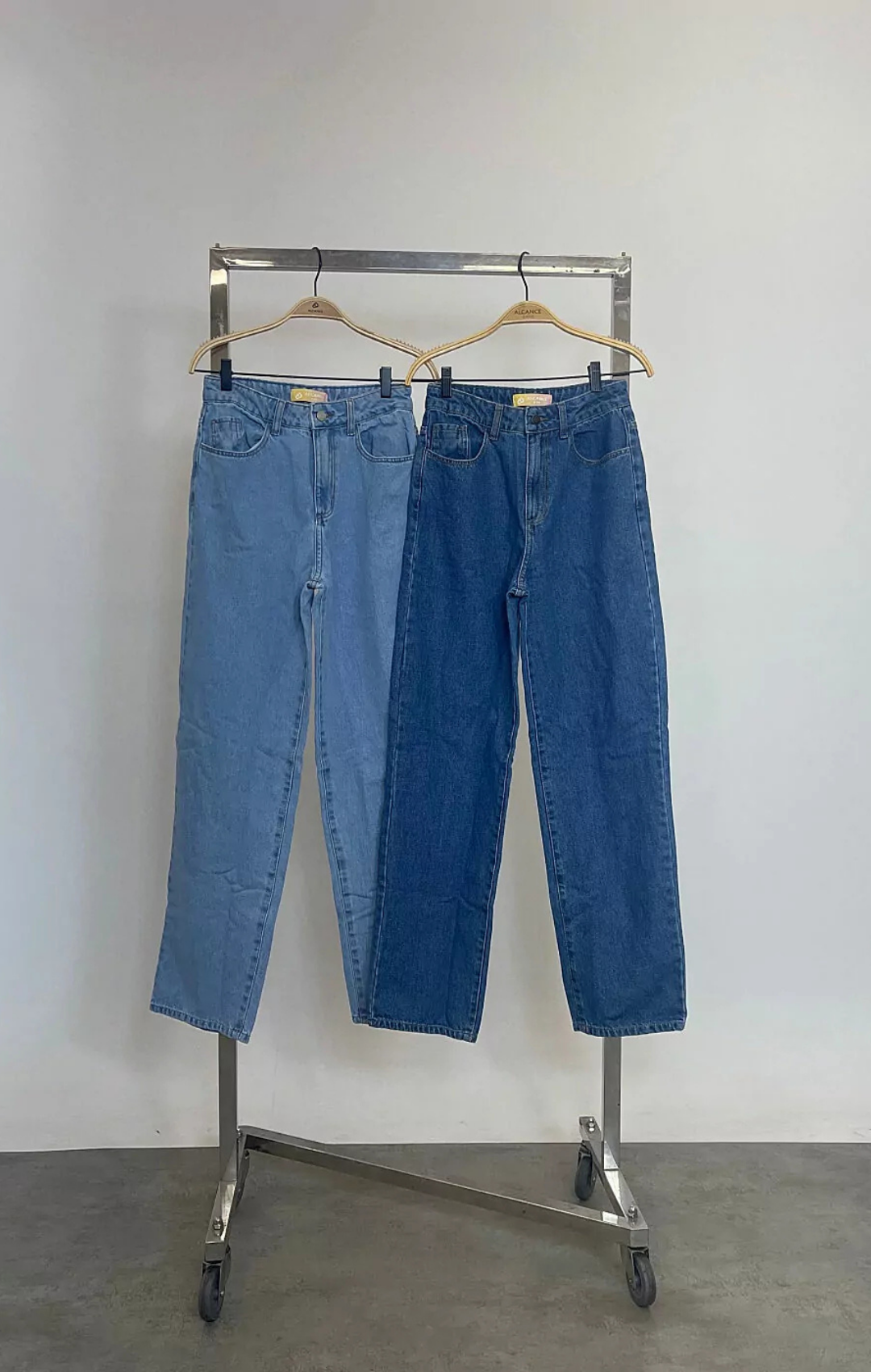 Calça Reta Essentials Jeans