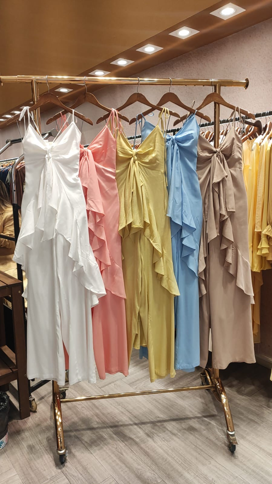 Conjunto Túnica Babados e Calça Pantalona em Alfaiataria