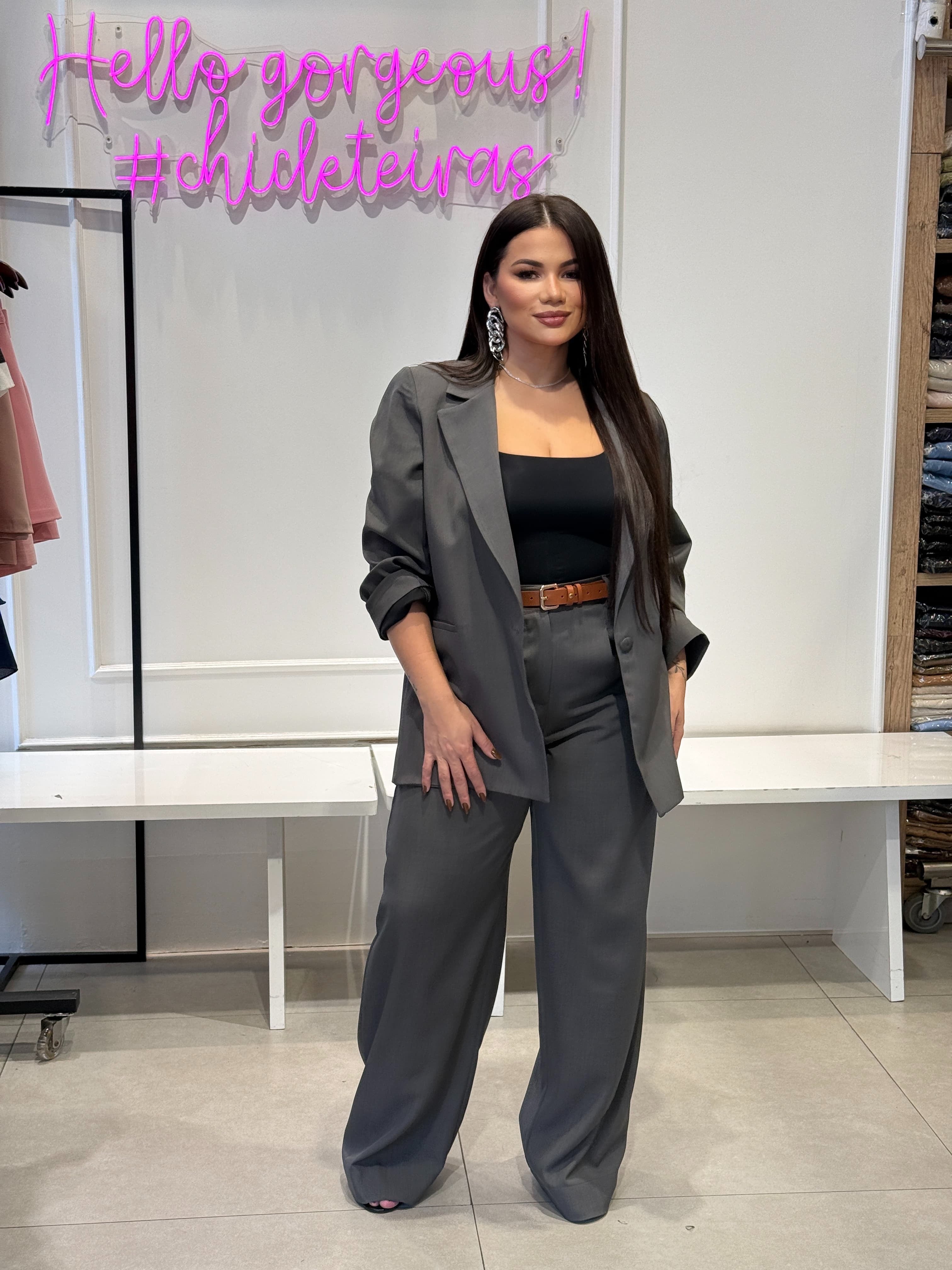 Calça Plus Size Pantalona em Alfaiataria