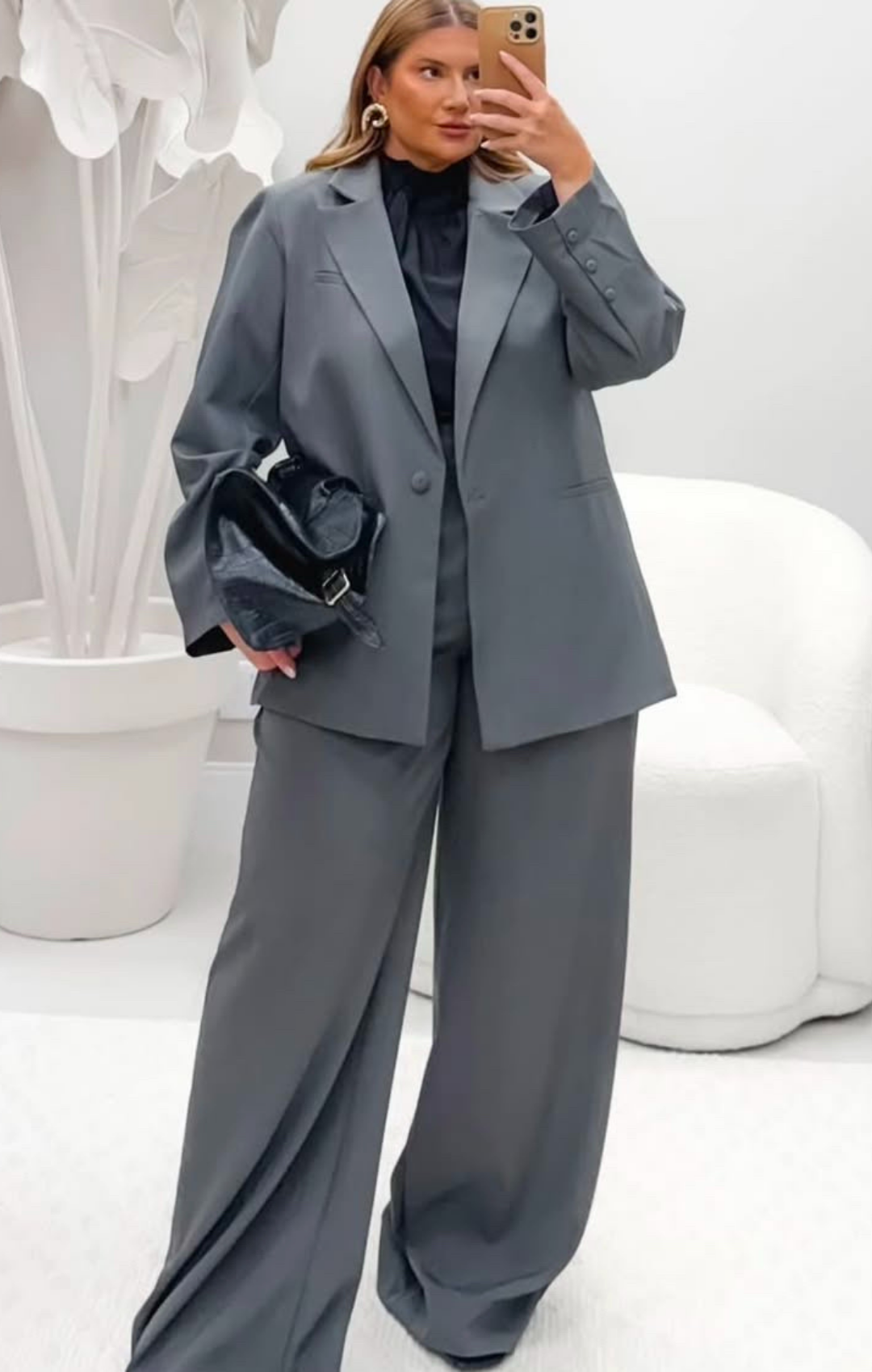Calça Plus Size Pantalona em Alfaiataria