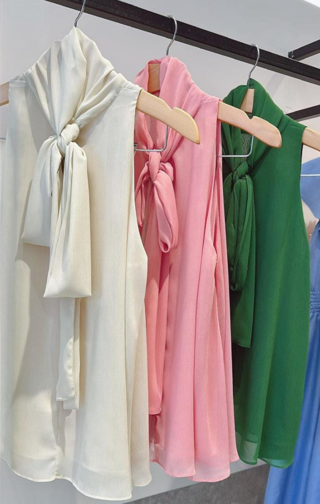 Blusa Gola Laço em Chiffon