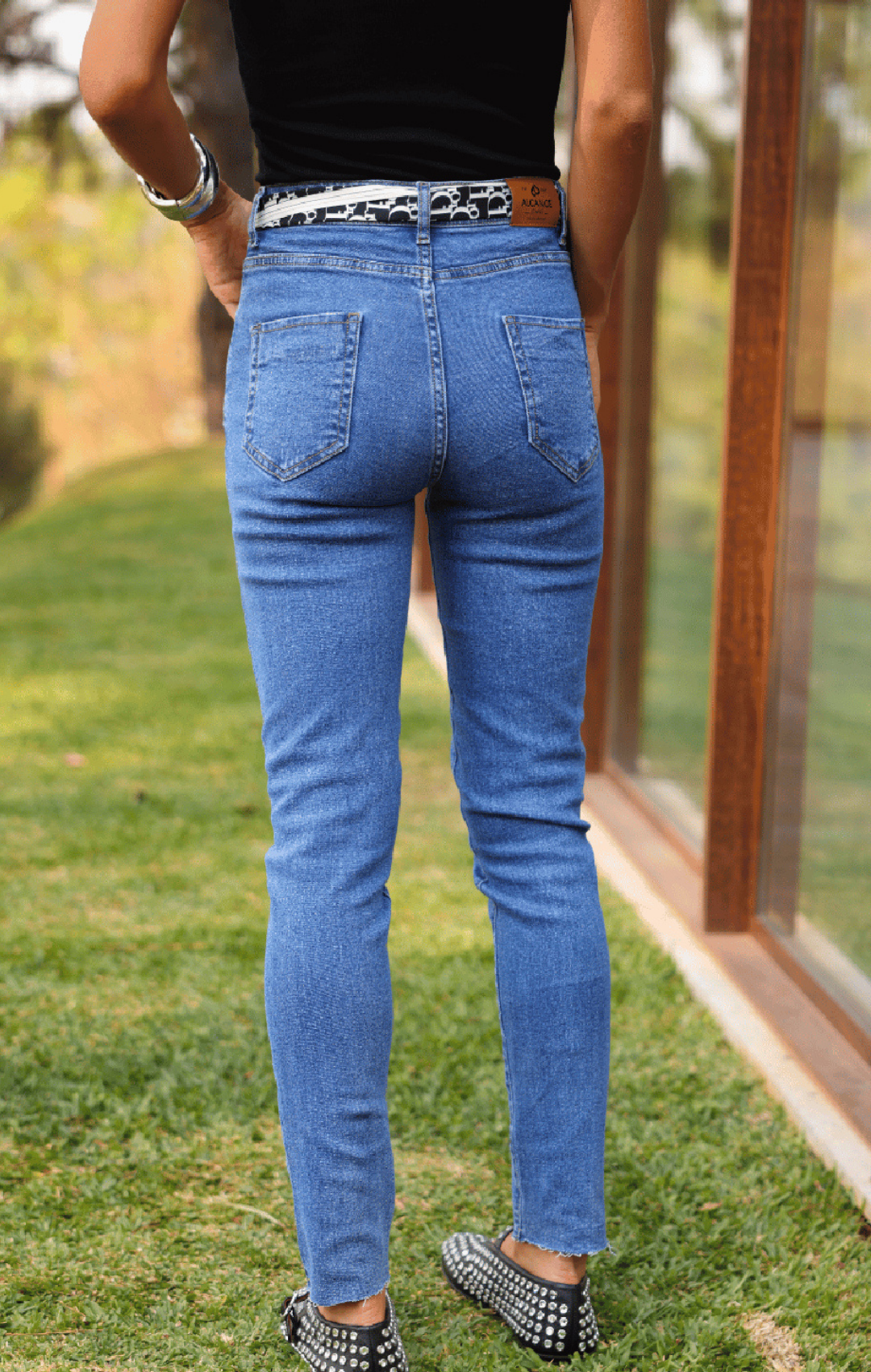 Calça Mom Comfort Elastano Jeans