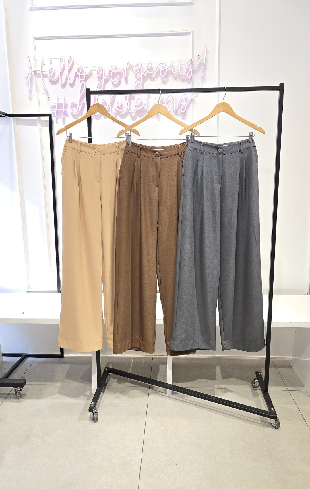 Calça Plus Size Pantalona em Alfaiataria