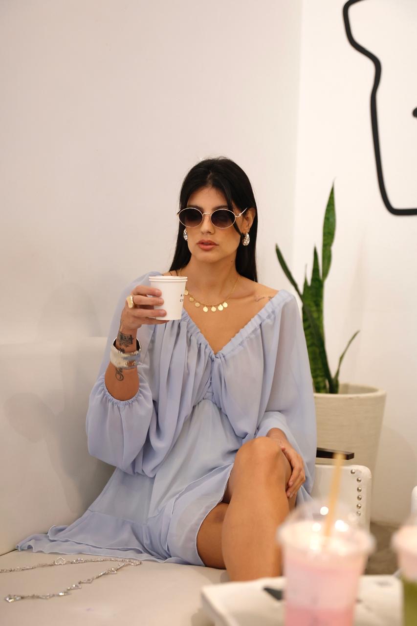 Vestido Decote V Manga Ampla em Chiffon