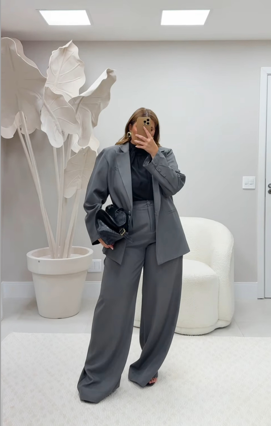 Calça Plus Size Pantalona em Alfaiataria