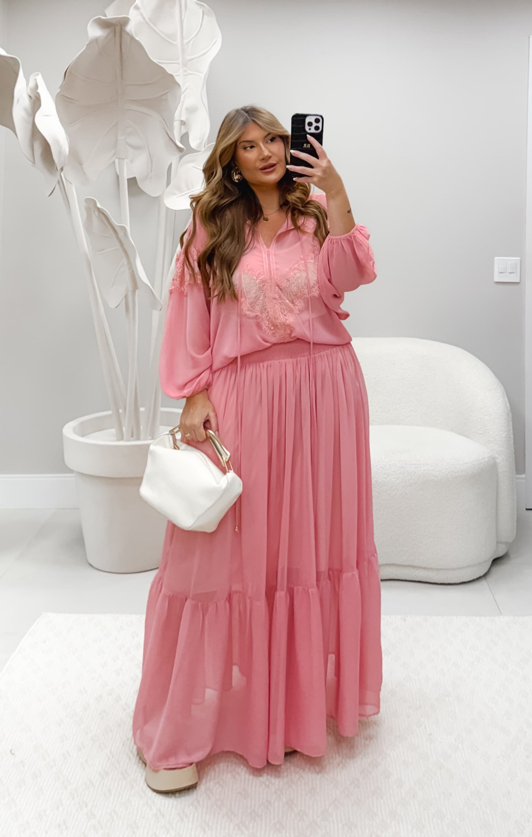 Vestido Plus Size Boho Longo Detalhe Rendado em Chiffon