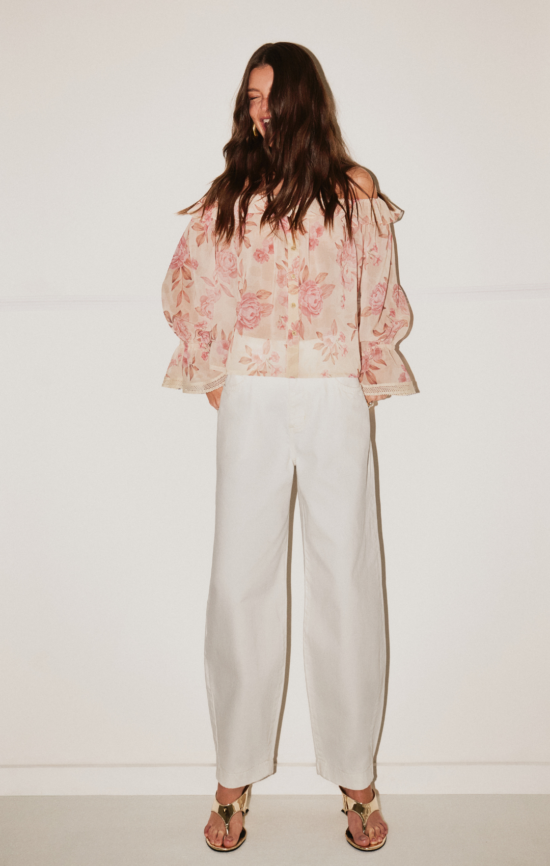 Blusa Ombro a Ombro Floral em Chiffon